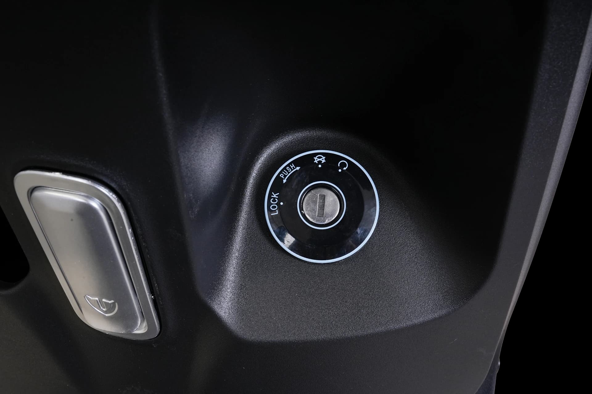 F52 detail 7